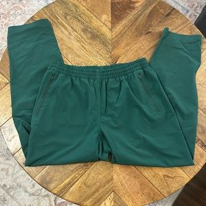 Green outdoor voices pant